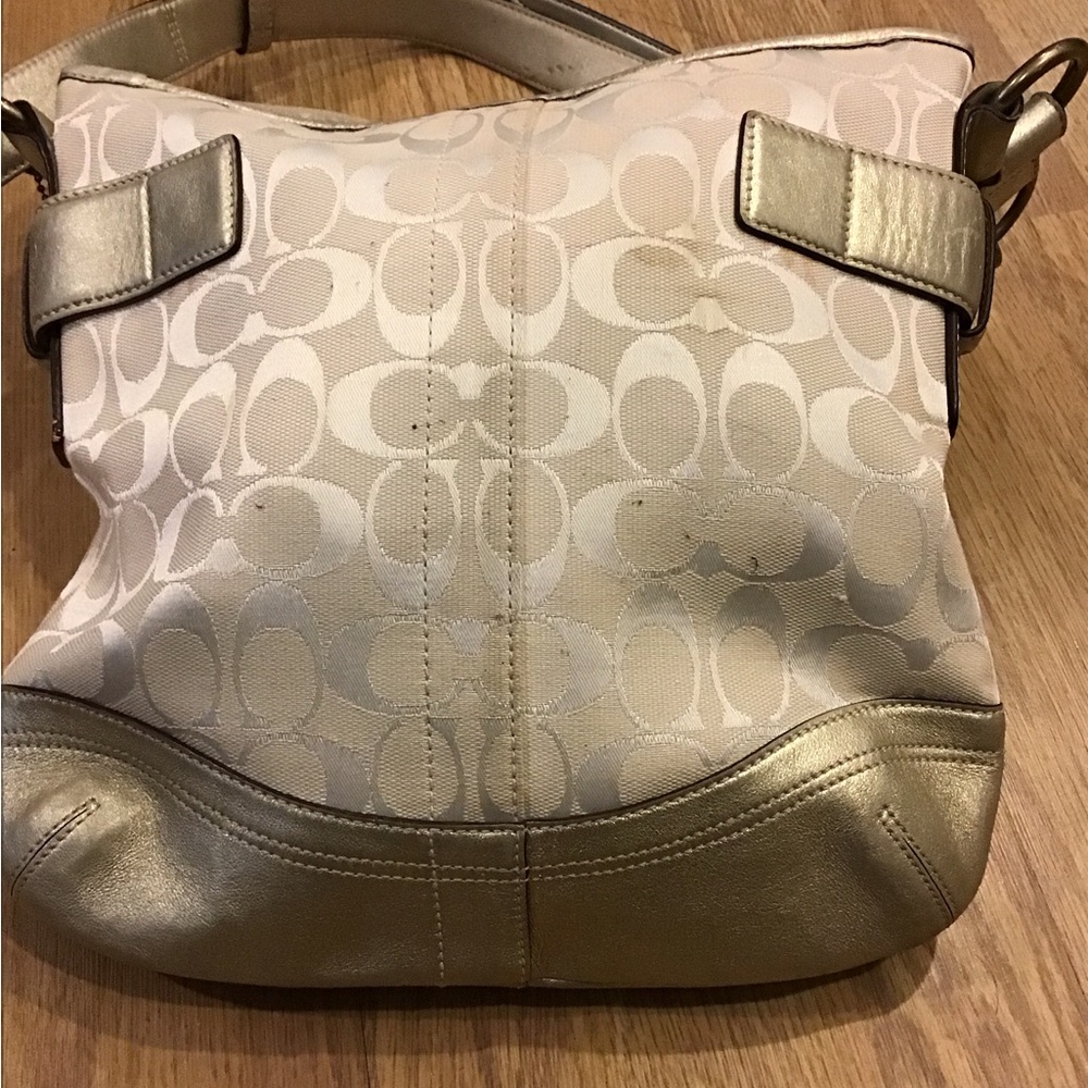 Woman Coach Shoulder Bag with Signature Style Champagne - Picture 8 of 12